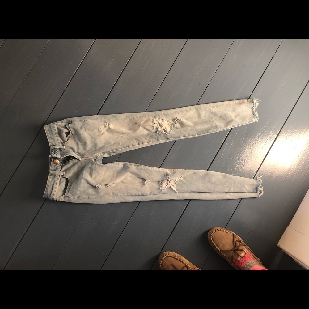 AMERICAN EAGLE JEANS!! Light wash*